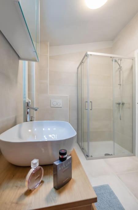 St Jakov Superior Beach Apartment With Free Parking Dubrovnik Exterior photo